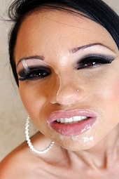 Cum Hungry Latina Getting A Thick Facial