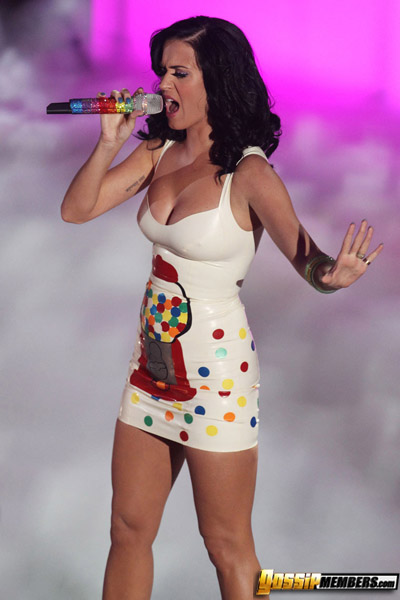 Katy Perry Cleavy Popstar 07