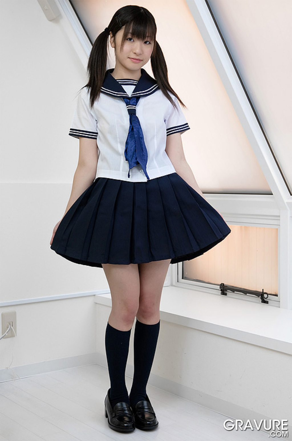Asian Schoolgirl Shizuku 01