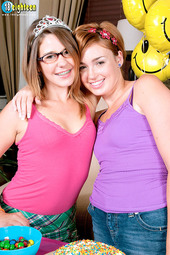 Sweet Sindy And Jodi Taylor