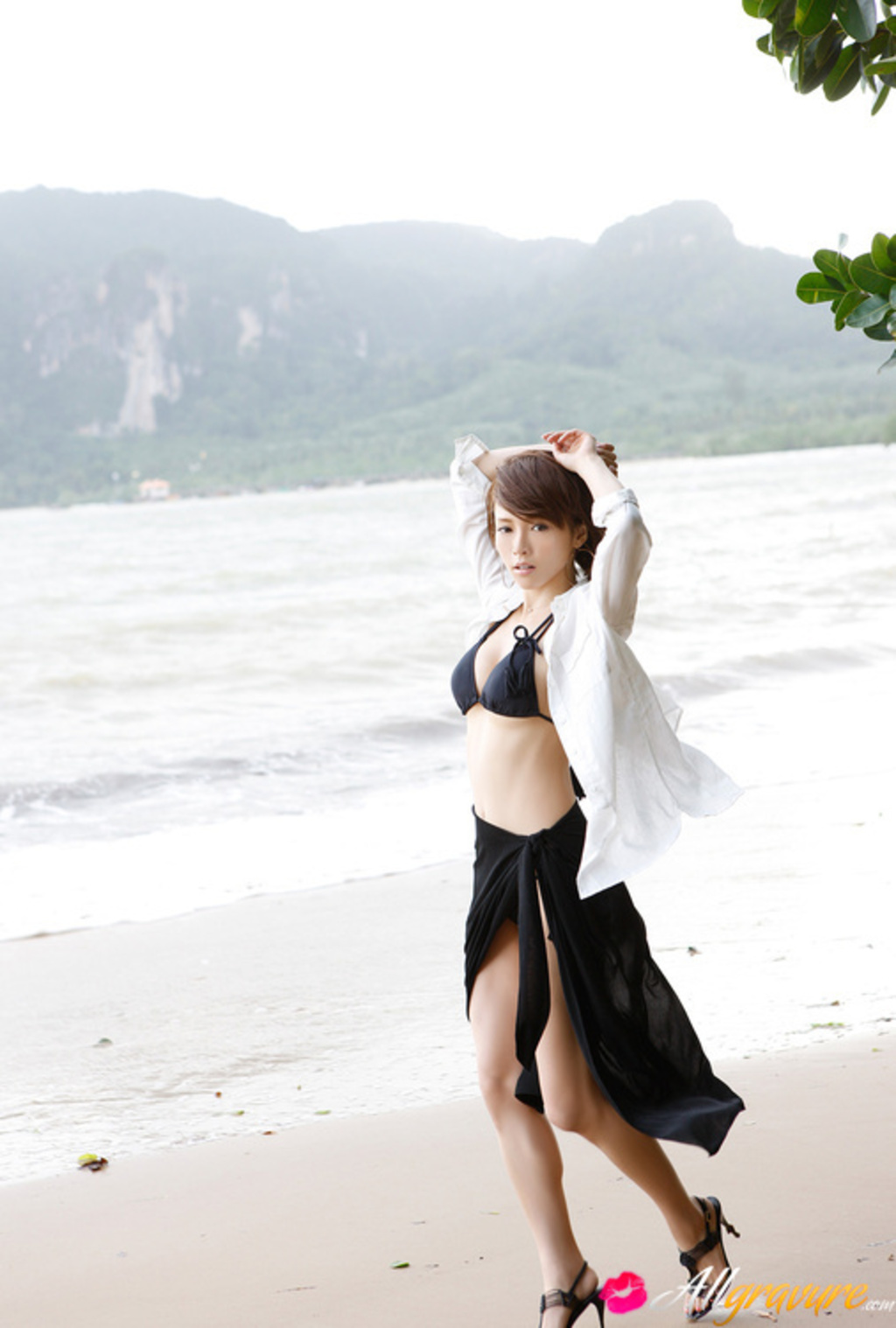 Beauty Asian Girl Yumiko Shaku 04