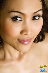 Skinny Asian Beauty Gets Naked