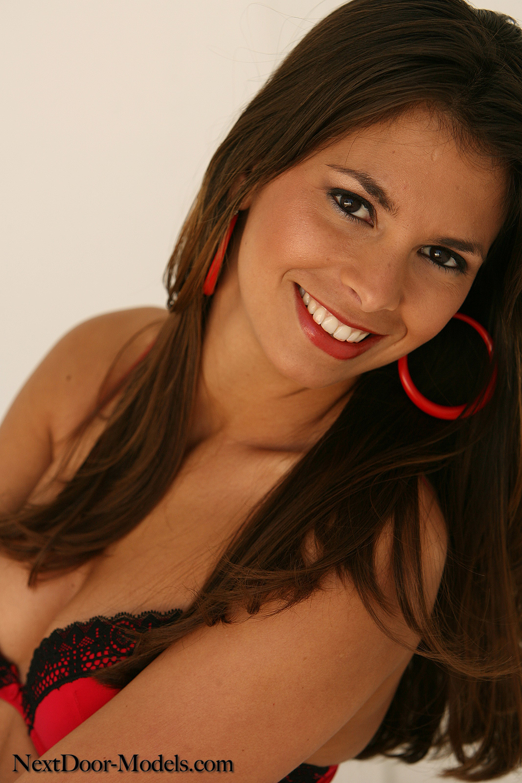 Beauty Camilla In Hot Lingerie 01