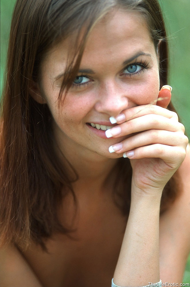 Barbara Nude In Nature 01