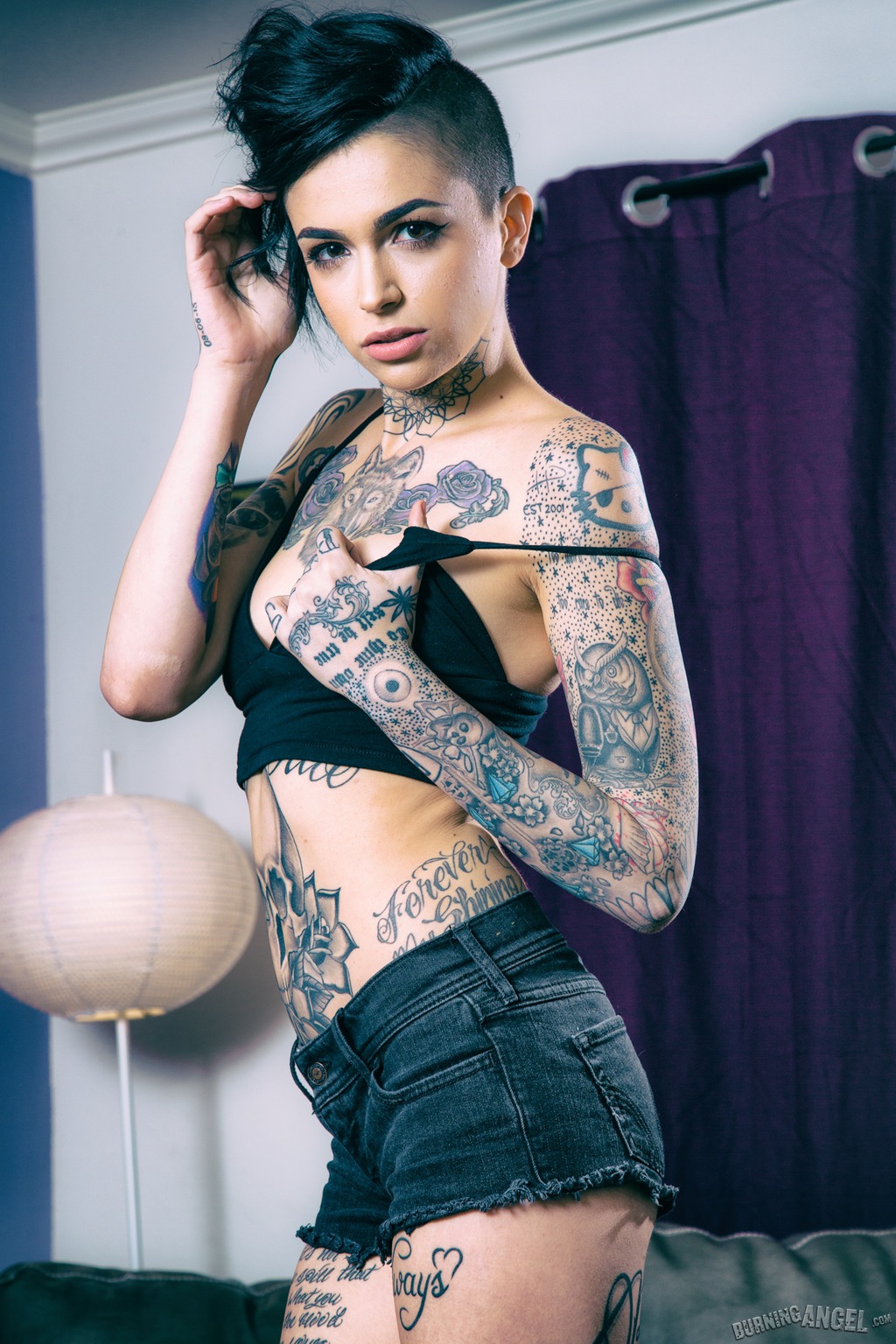Tattooed Slut Stripping 01