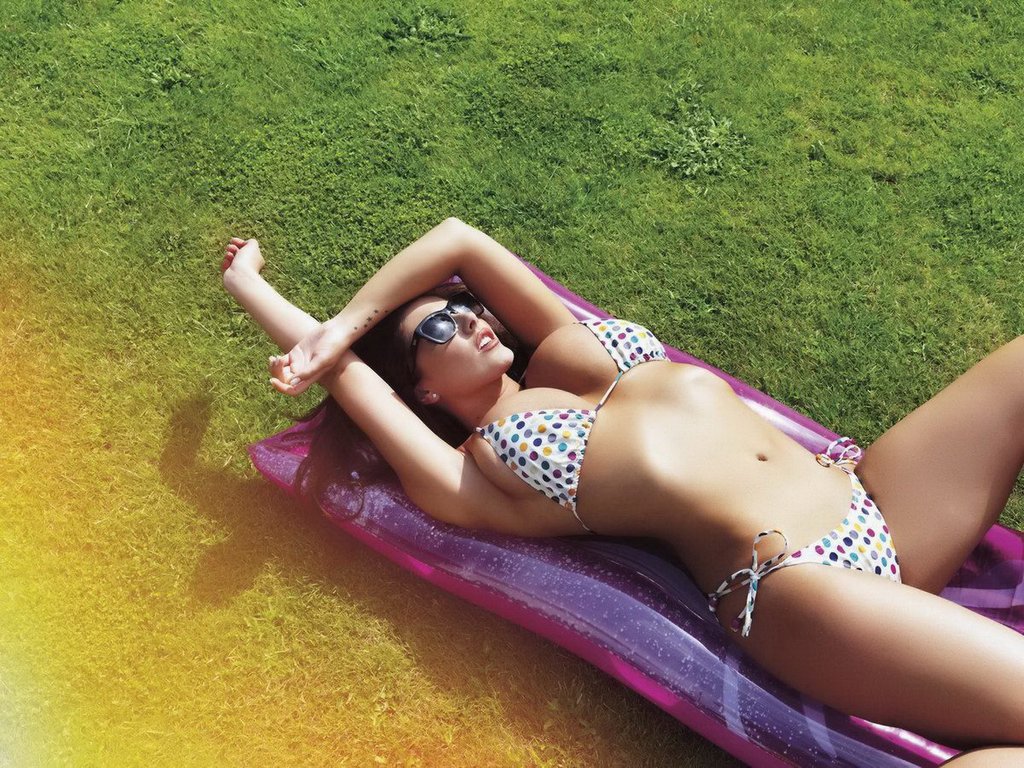 Sexy Celeb Lucy 05