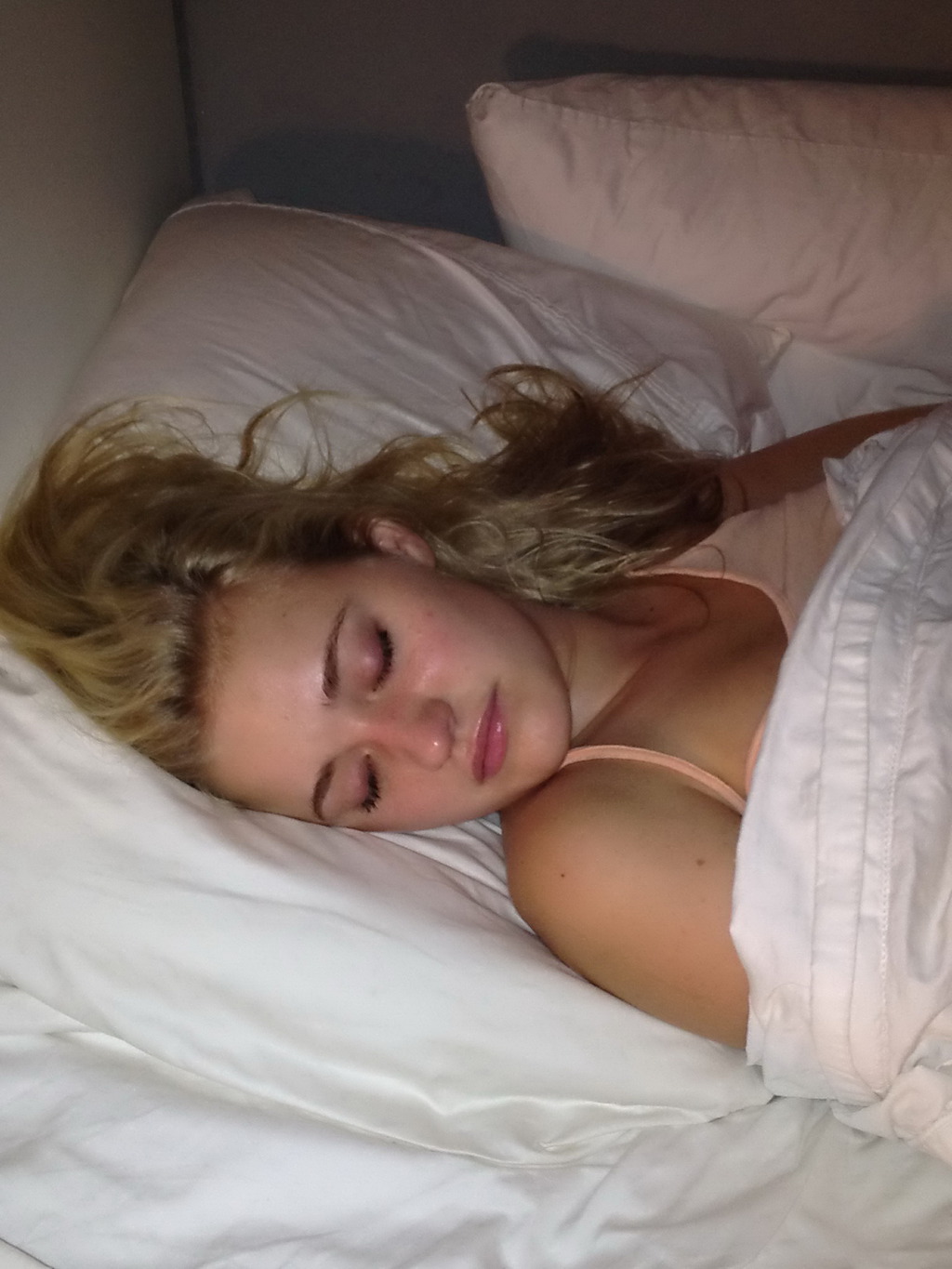 Amanda Michalka 00