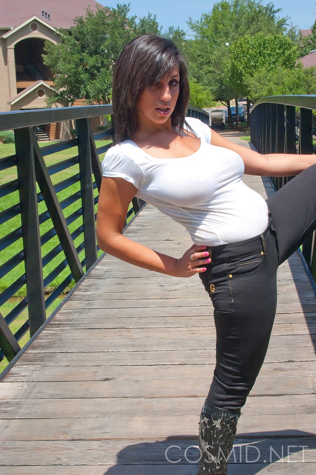 Sexy teen posing in outdoor pics 13