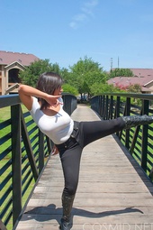 Sexy teen posing in outdoor pics