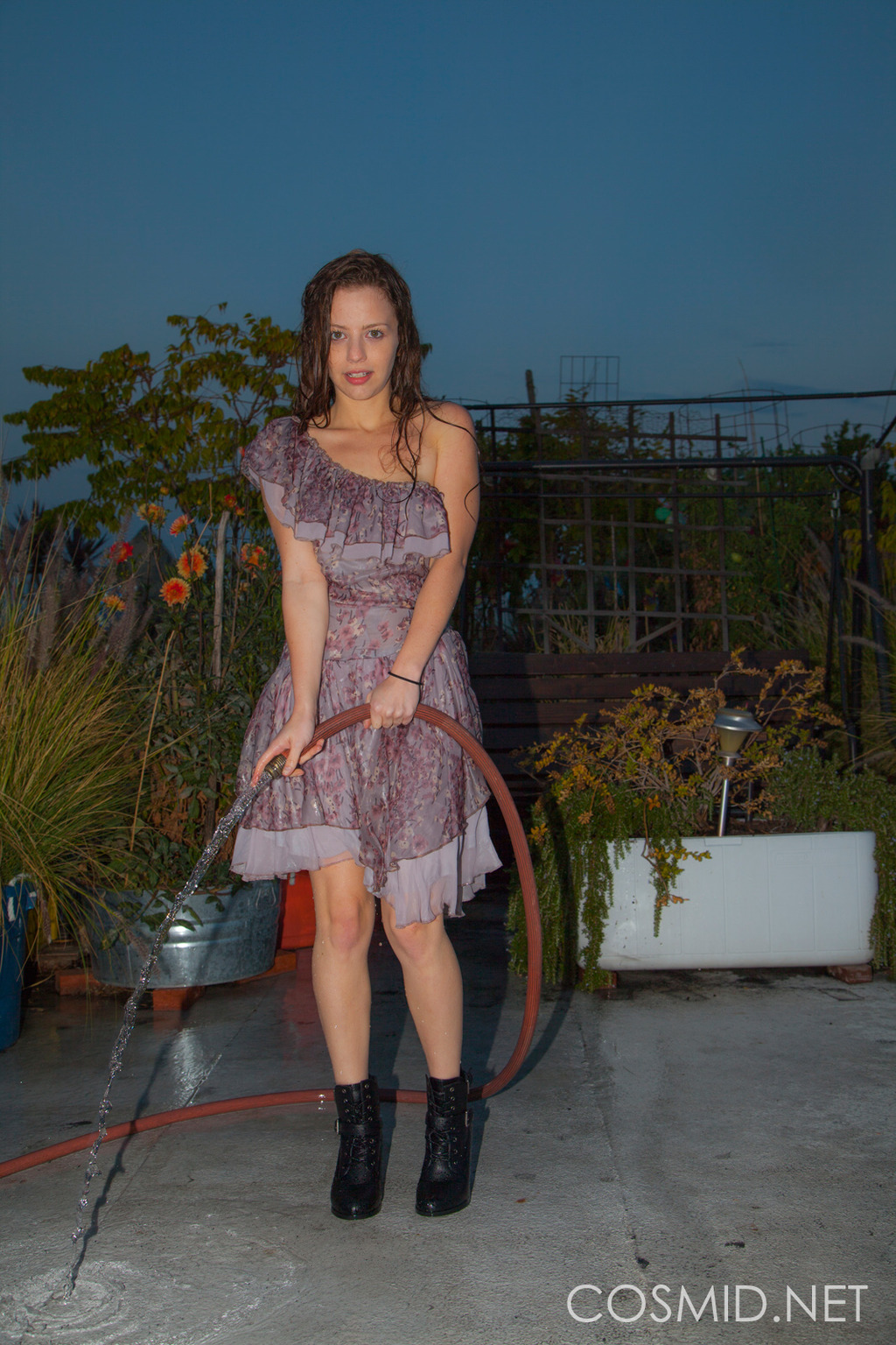 Avri Gets Soaking Wet 00