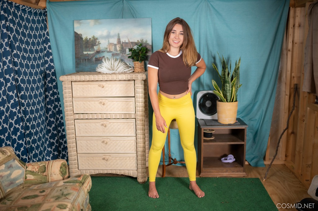 Brooke Vice In Her Yellow Pants 00