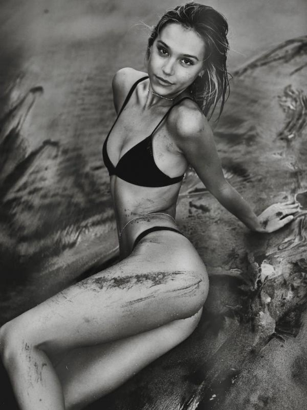 Alexis Ren 08