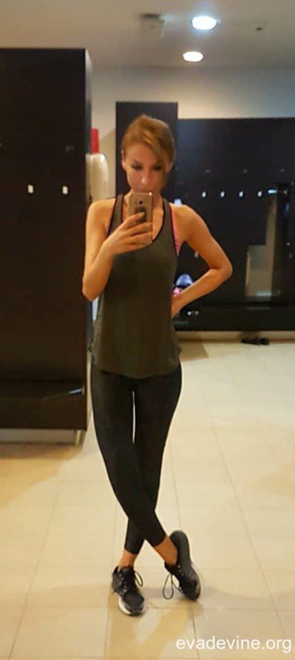 Eva Devine 00