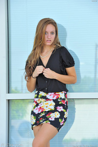 Hot teen upskirt