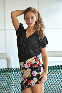 Hot teen upskirt