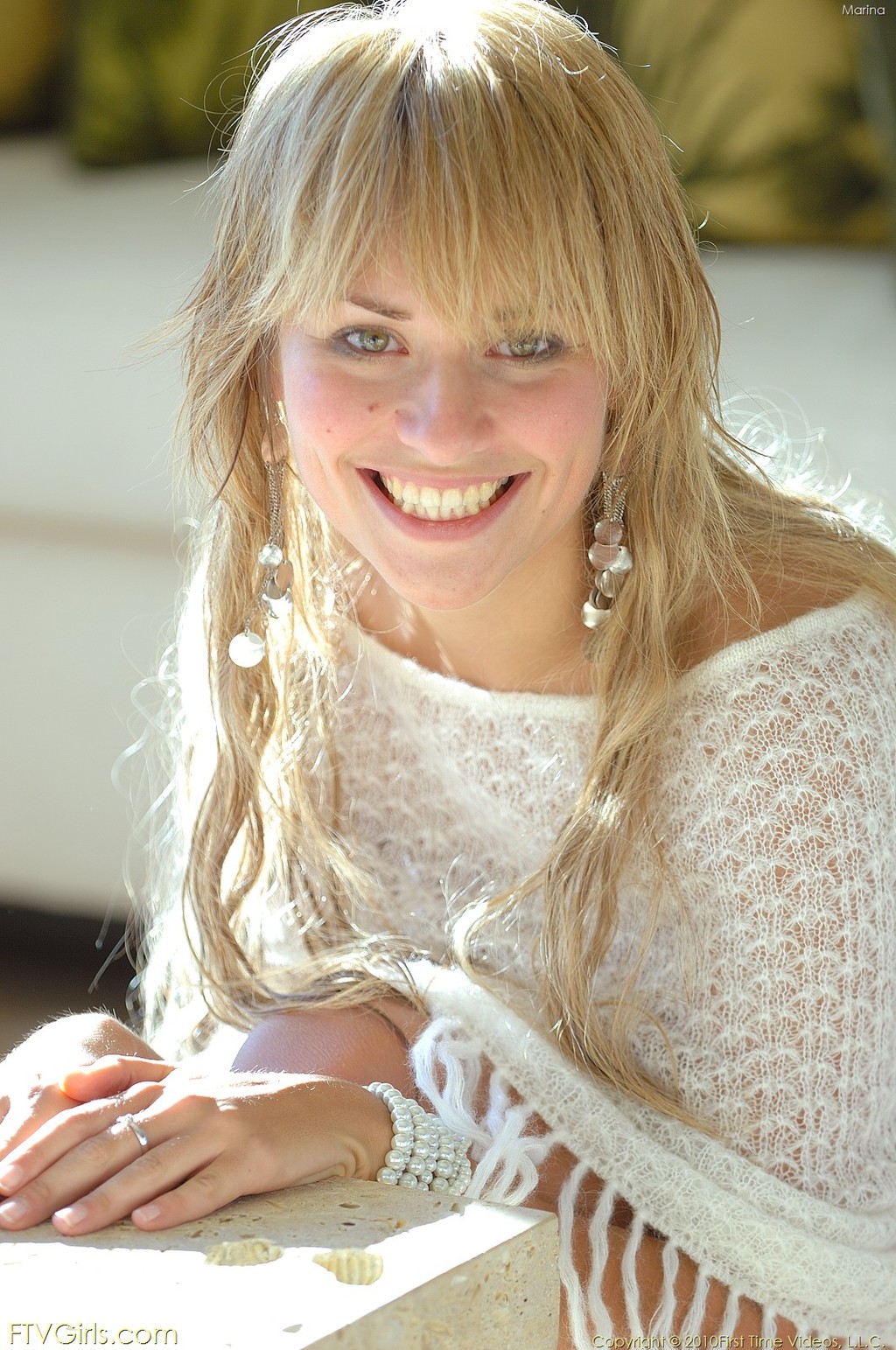 Marina does a mean tease 00