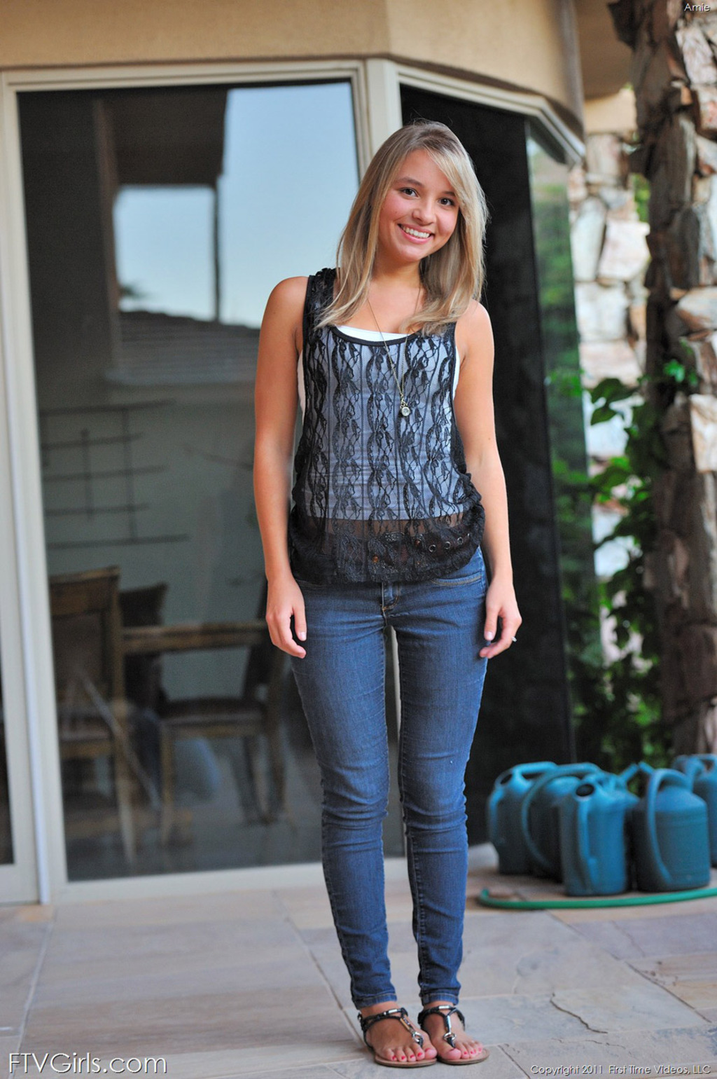 Perky titted teen girl 00