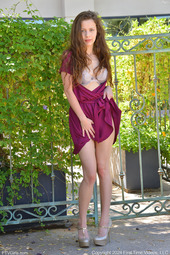 Cutie Avri In Heels