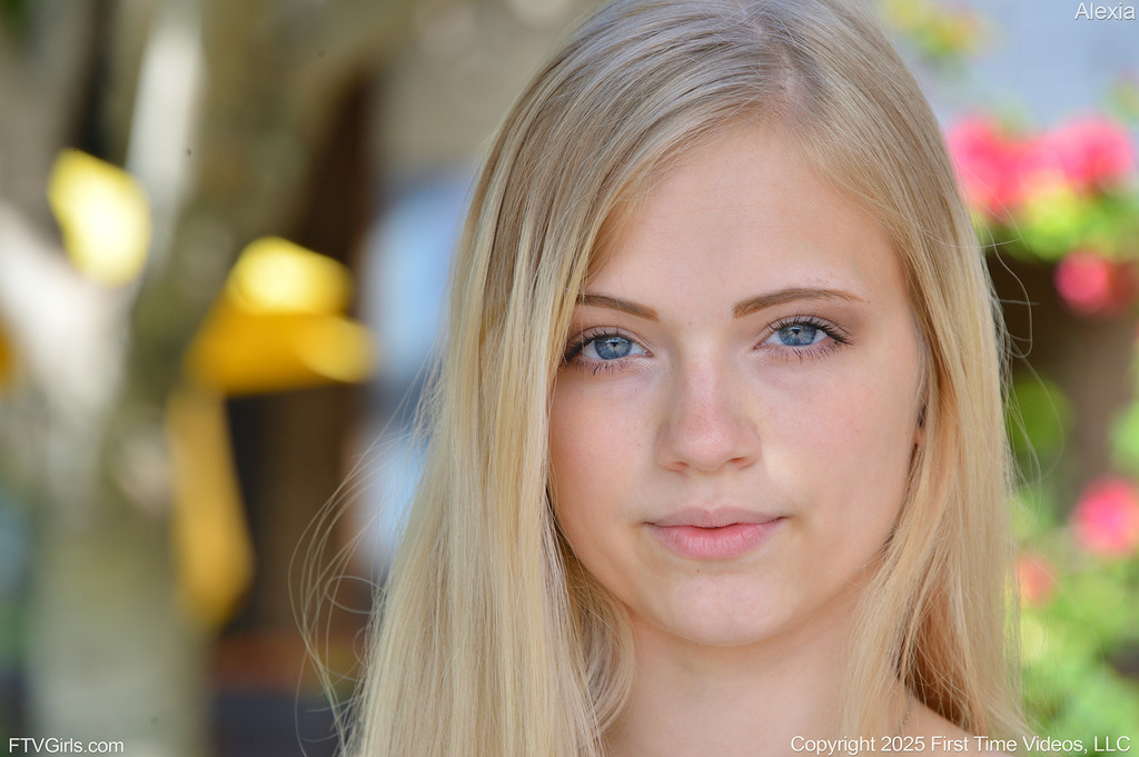 Alexia In Fun In The Sun 10