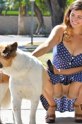 Pretty Dog Walker Gianna