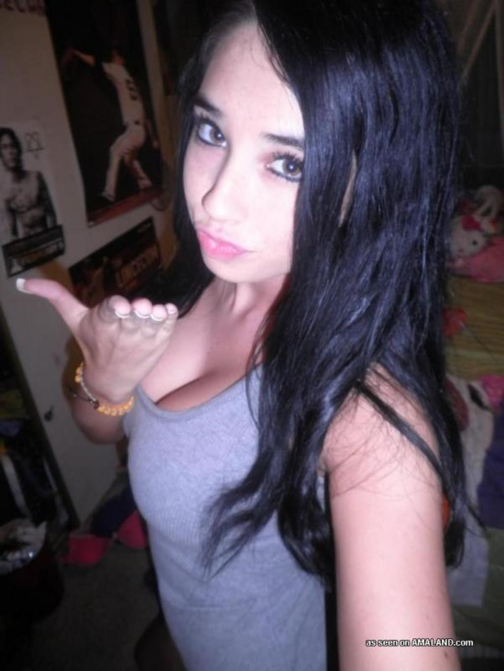 Busty Gf Taking Hot Selfshots 01