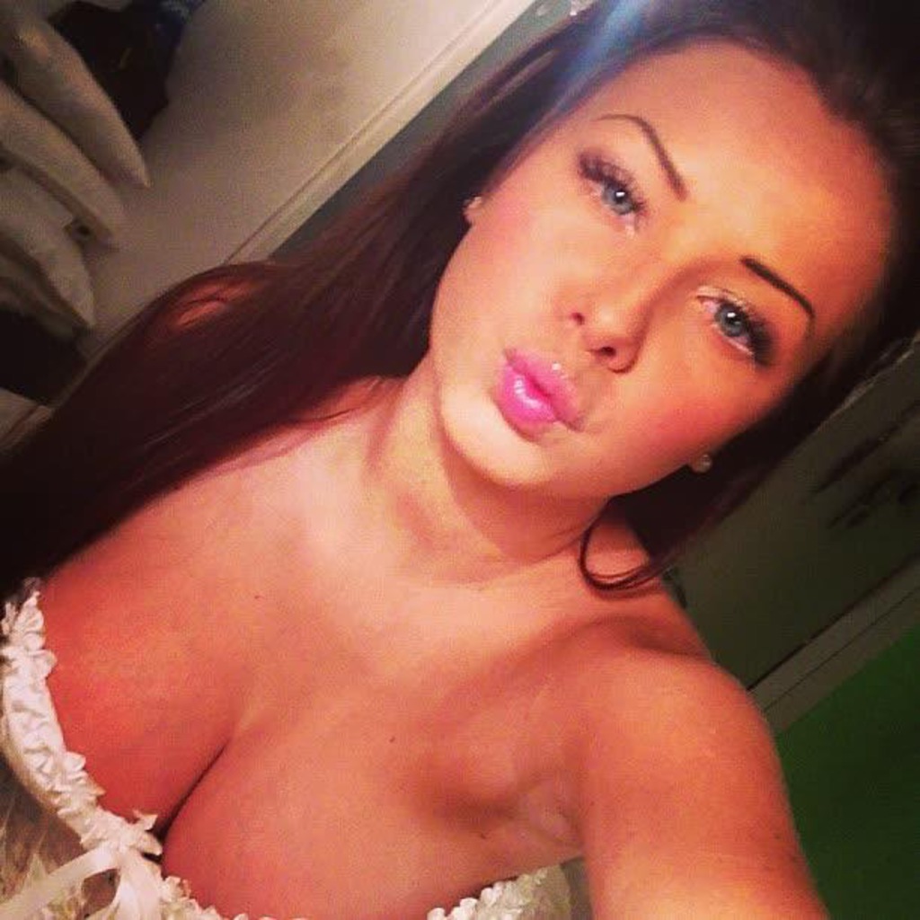 Busty Tattooed Gf 06