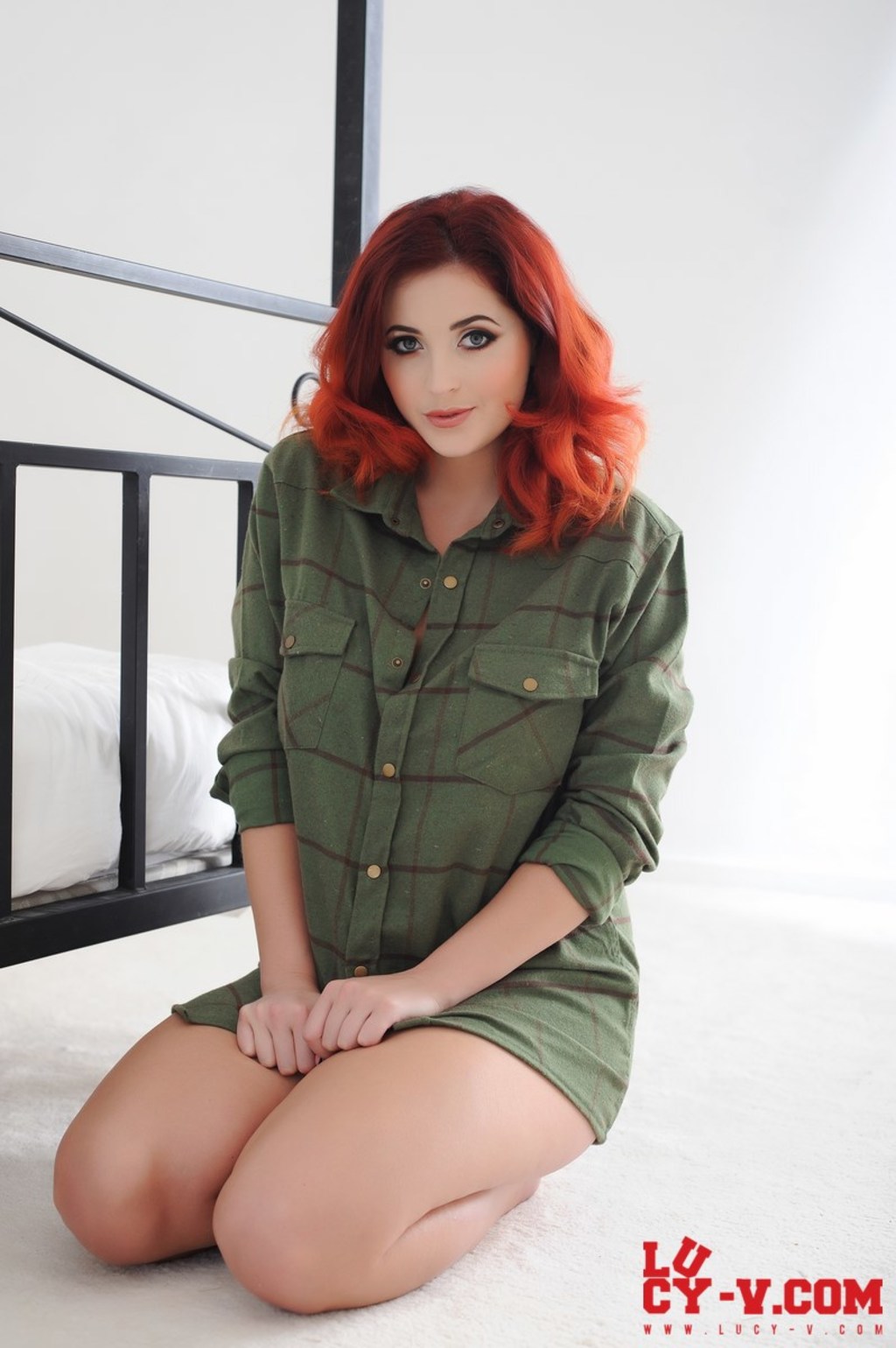 Hot Redhead Babe Lucy V 00