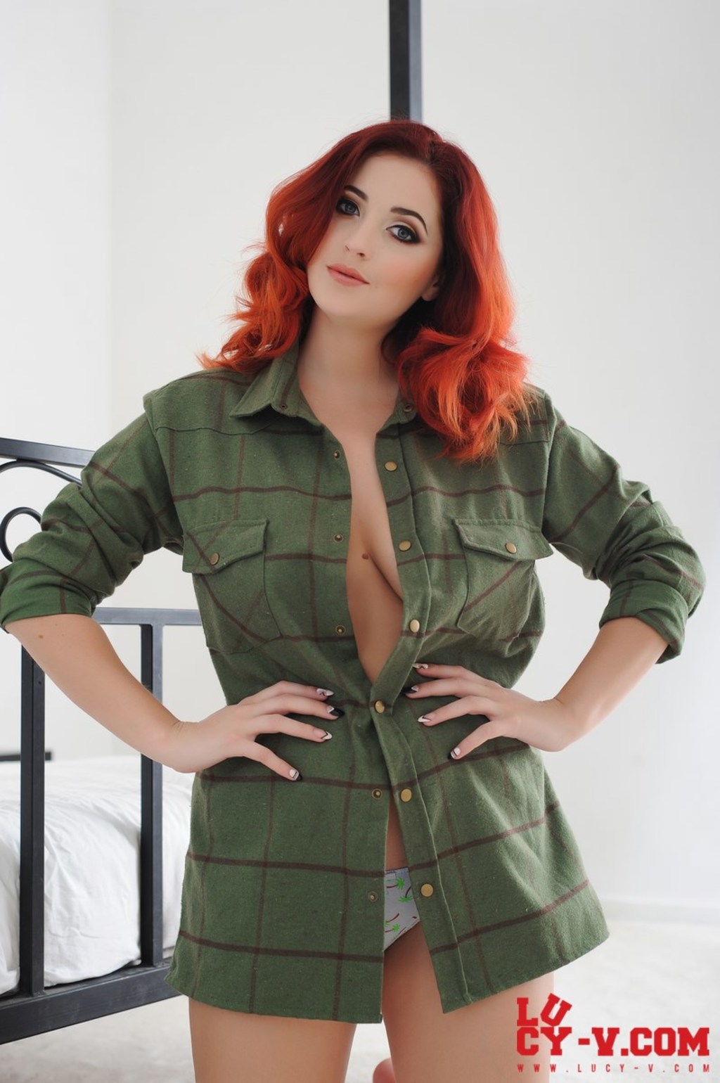 Hot Redhead Babe Lucy V 06