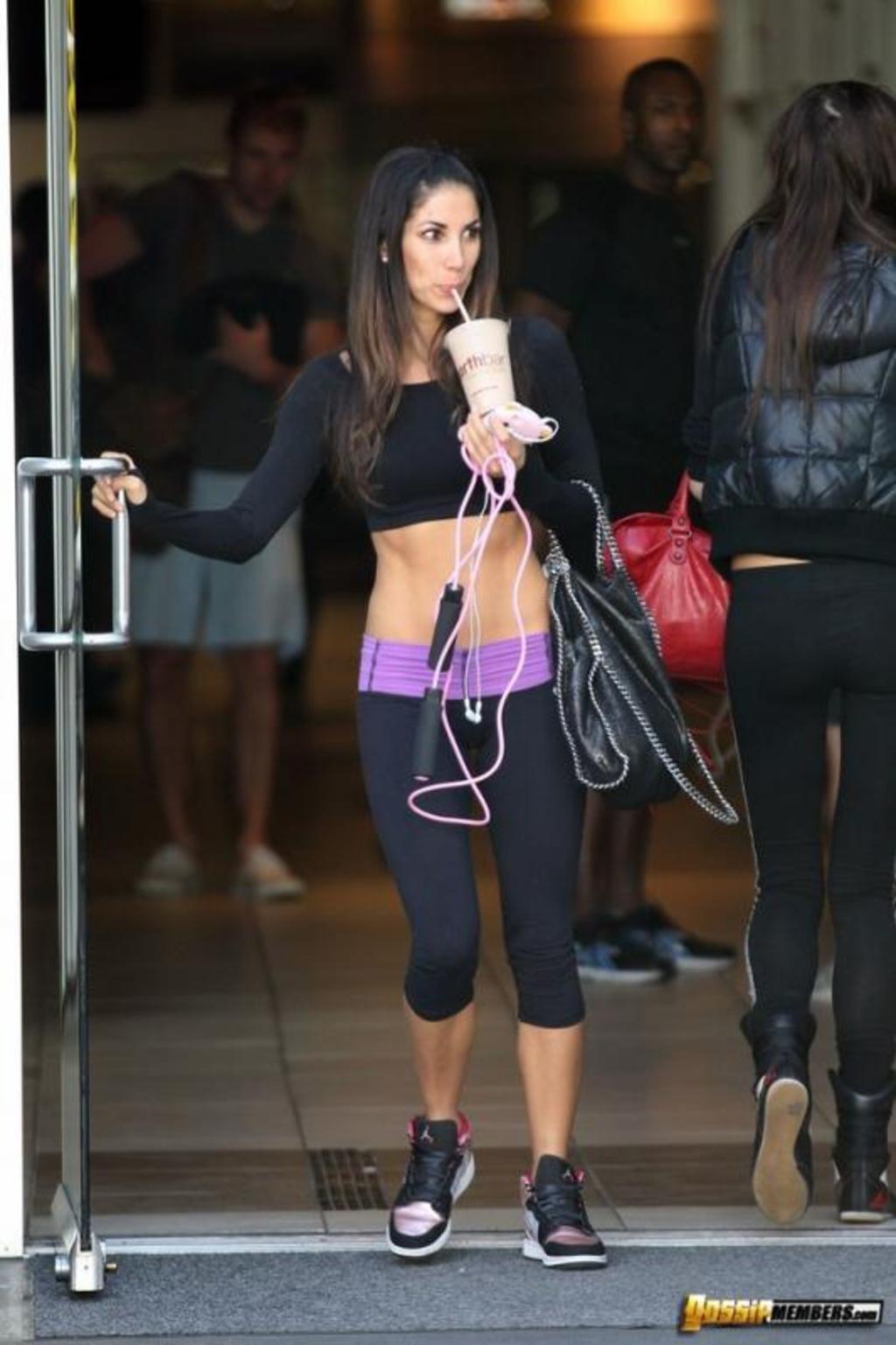 Sporty Celeb Babe Leilani Dowding 06