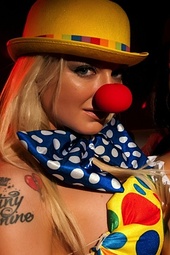 Leya Falcon Horny Clown