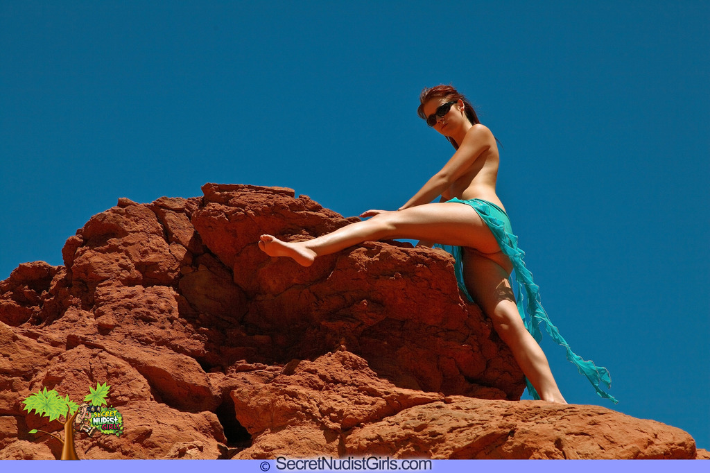 Elaine Free In Nature 04