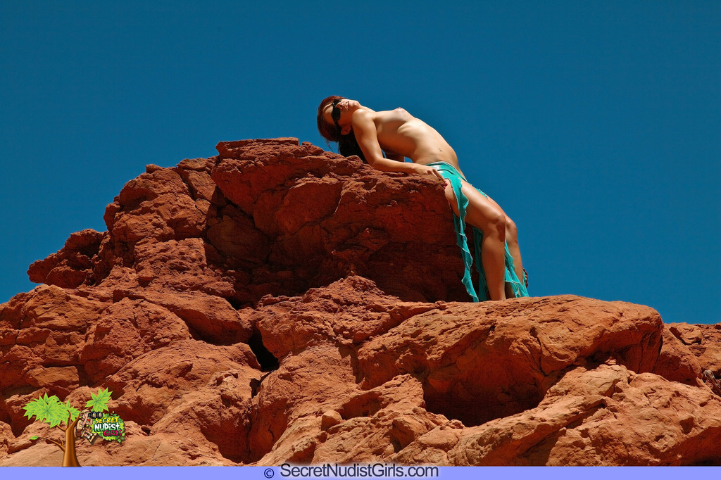 Elaine Free In Nature 07