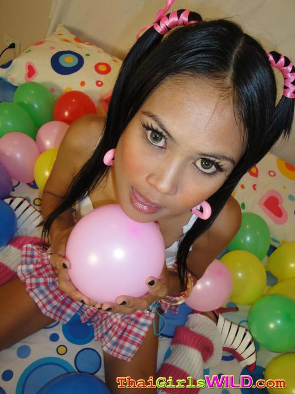 Skinny Thai Slut Ni 04