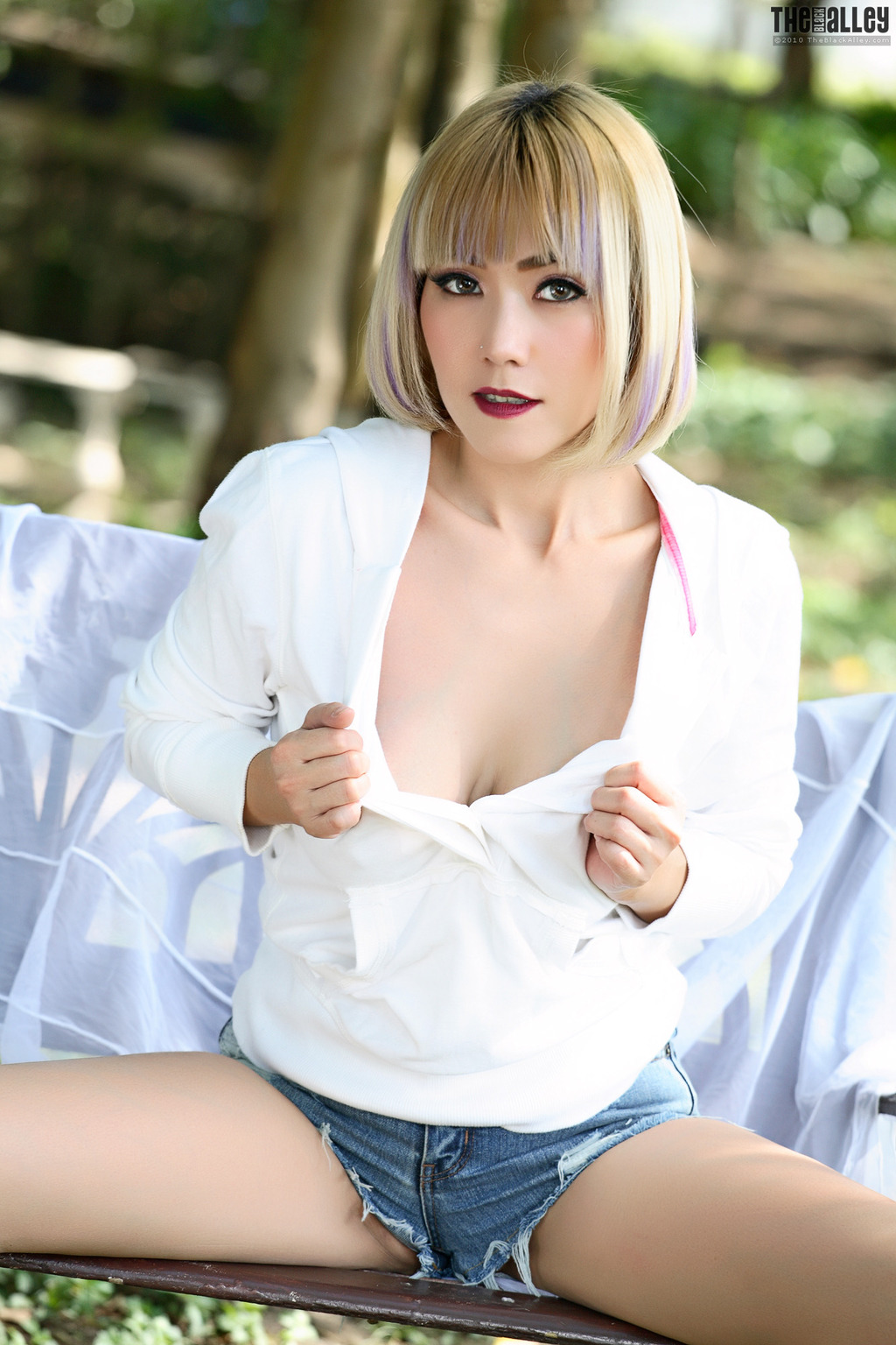 Blond Asian Babe Yuri 03