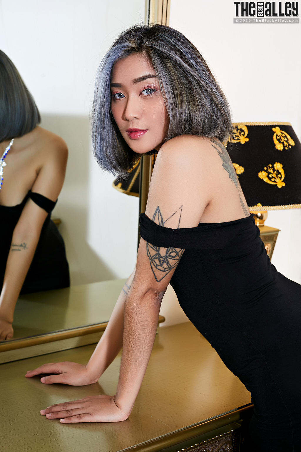 Apple In Black Dress 04