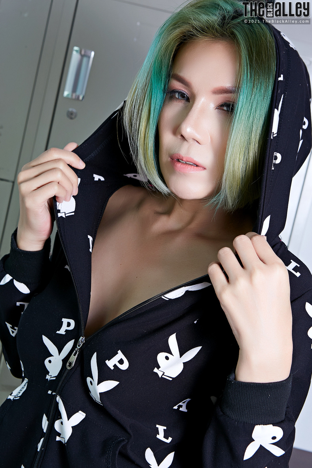 Janya Strips Off Her Clothes 01