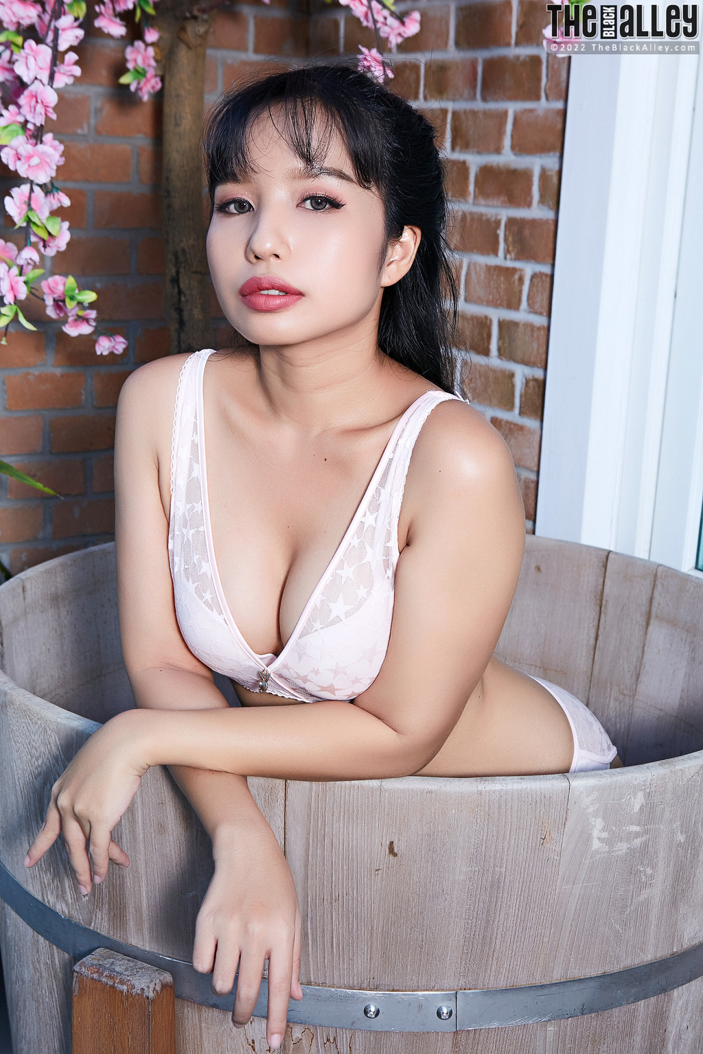 Norah Gets Naked 04