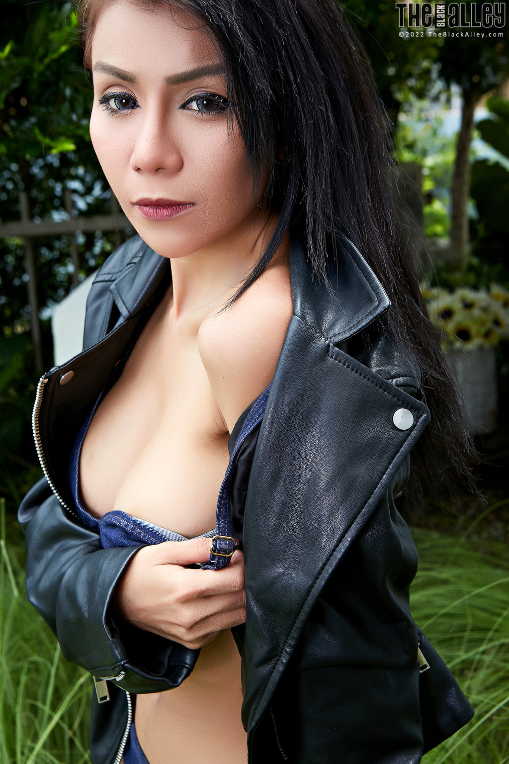 Busty Asian Aliyah 05