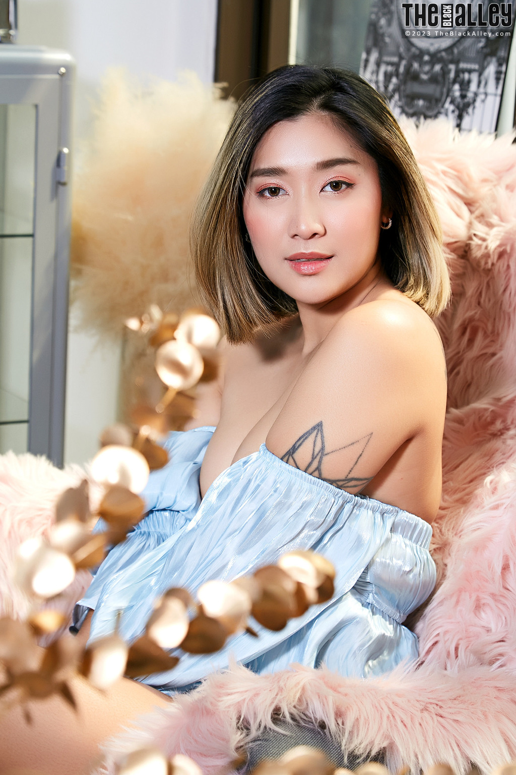 Sexy Asian Girl Apple 05