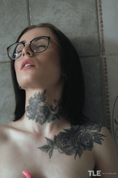 Pollie Starr In Oily Rub