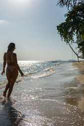 Chica Minori In Tropical Tease