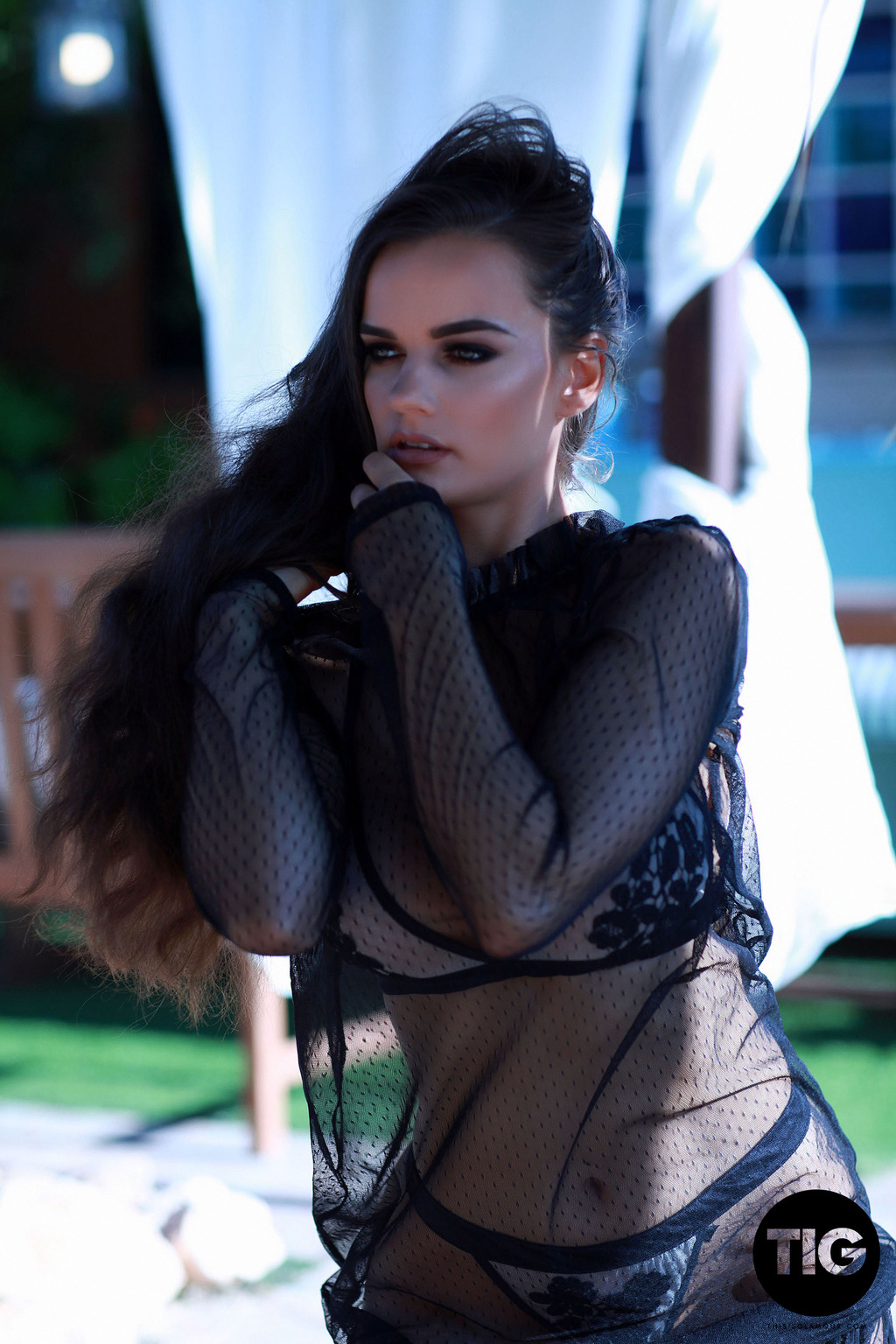 Ashley In Shadow Seduction 02