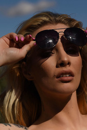 Saskia Valentine In Wild Striptease