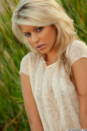 Paris Ames In Show Case
