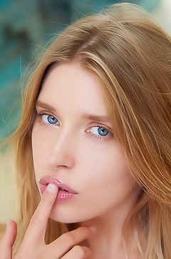 Freya Mayer