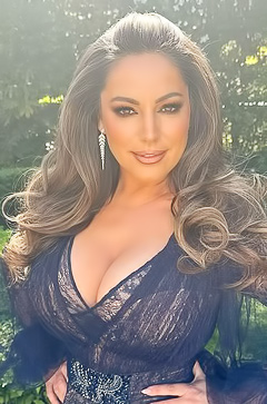 Kelly Brook