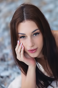 Shania Vega - morazzia.com