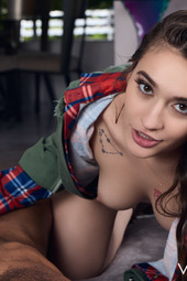 Sera Ryder In Shameless
