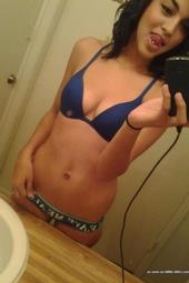 Sexy Amateur Teen Girl Taking Selfshots