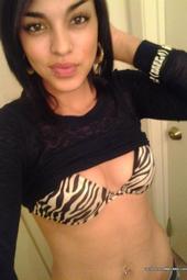 Sexy Amateur Teen Girl Taking Selfshots